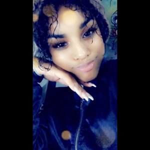 Meet your Posher, Camisha